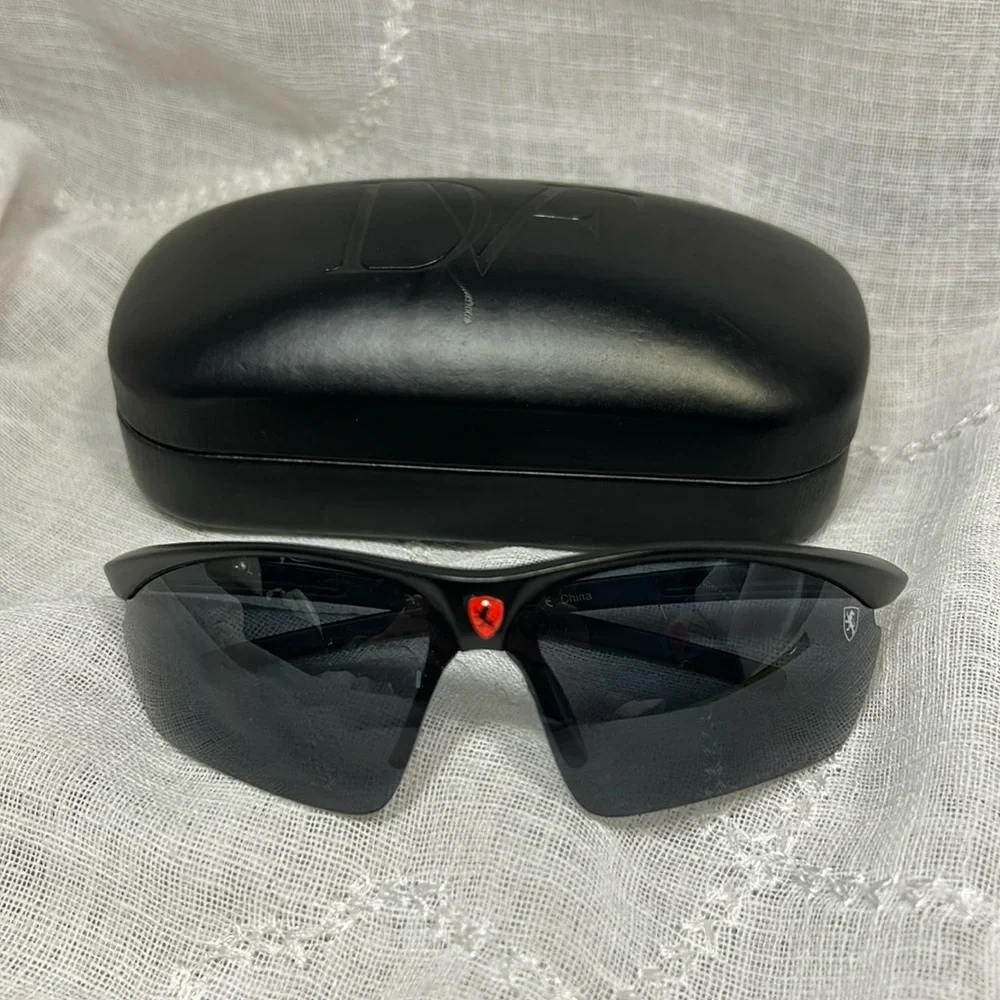 Khan lightweight sport sunglasses